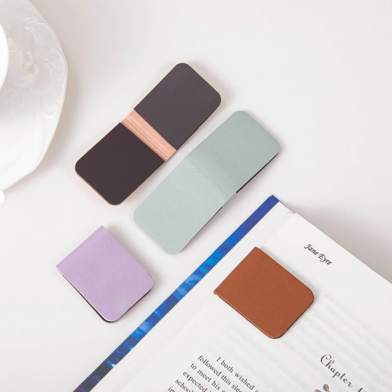 Bookmark Magnetic Clip - فاصل كتب مغناطيسي من الجلد الفاخر،