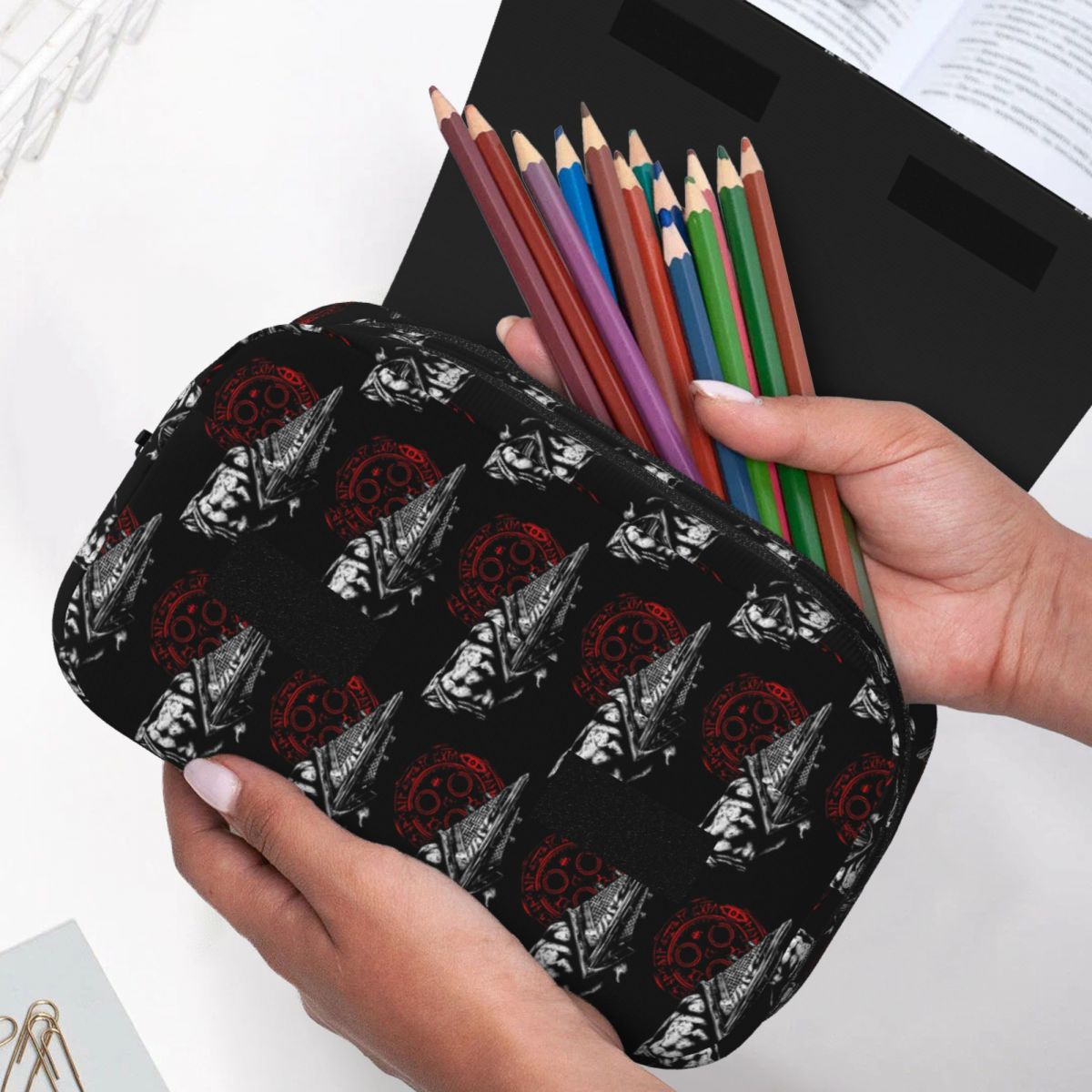 حافظة أقلام بتصميم لعبة سايلنت - مراجعة Stationery And Office Supply Chain وسعره